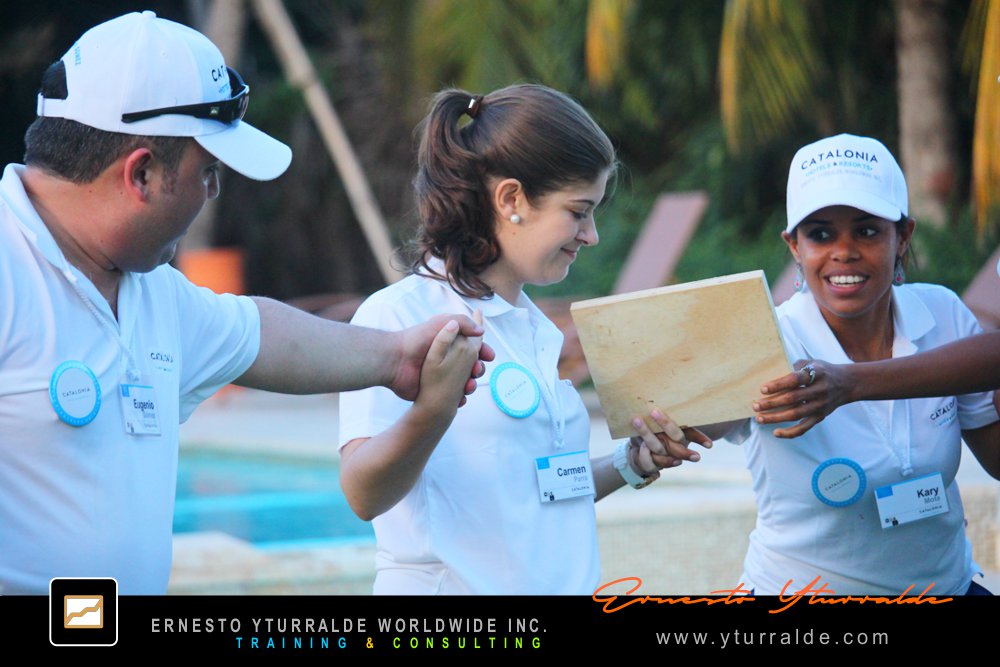 Team Building Corporativo LATAM | Talleres de integración organizacional que fortalecen el sentido de pertenencia
